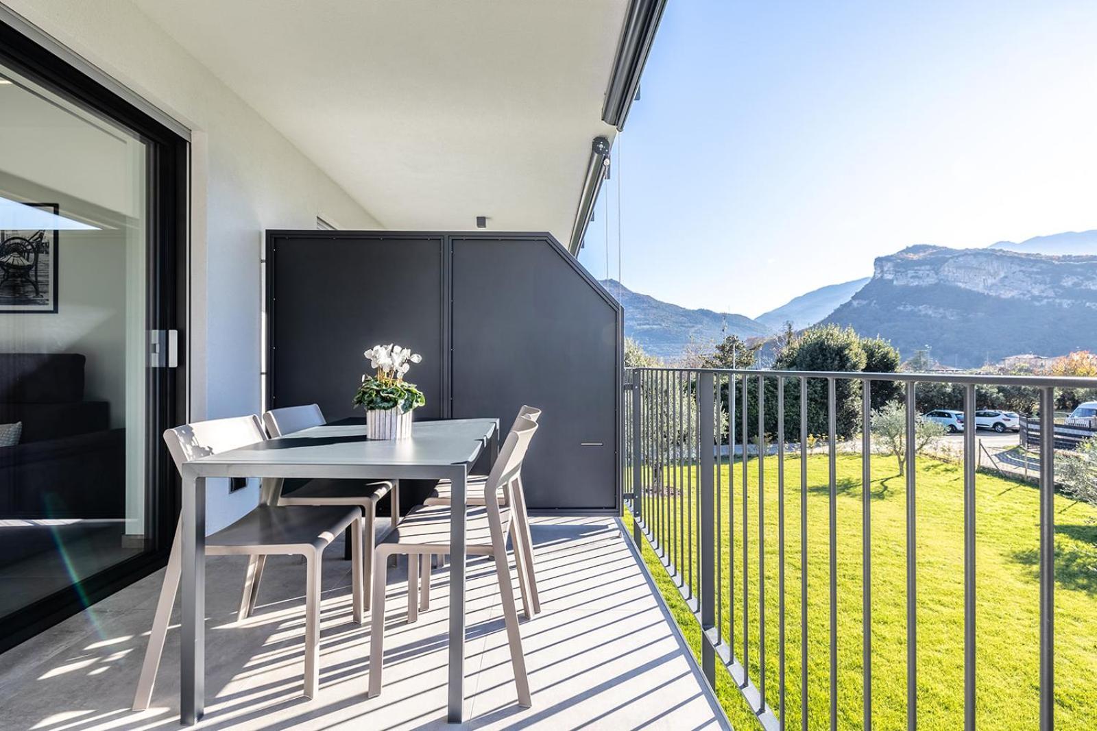Elvy Garda Living Garden Apartamento Riva del Garda Exterior foto